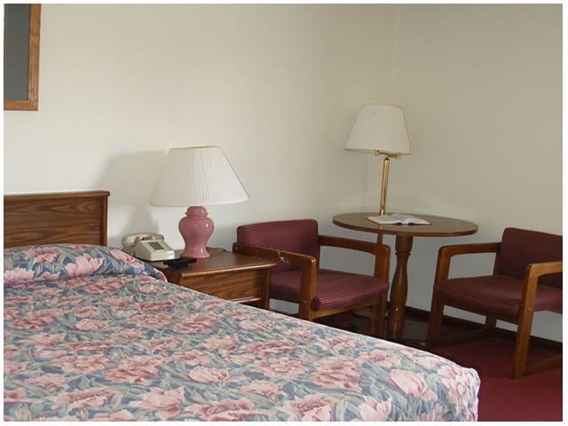 Red Carpet Inn Hillsville Zimmer foto